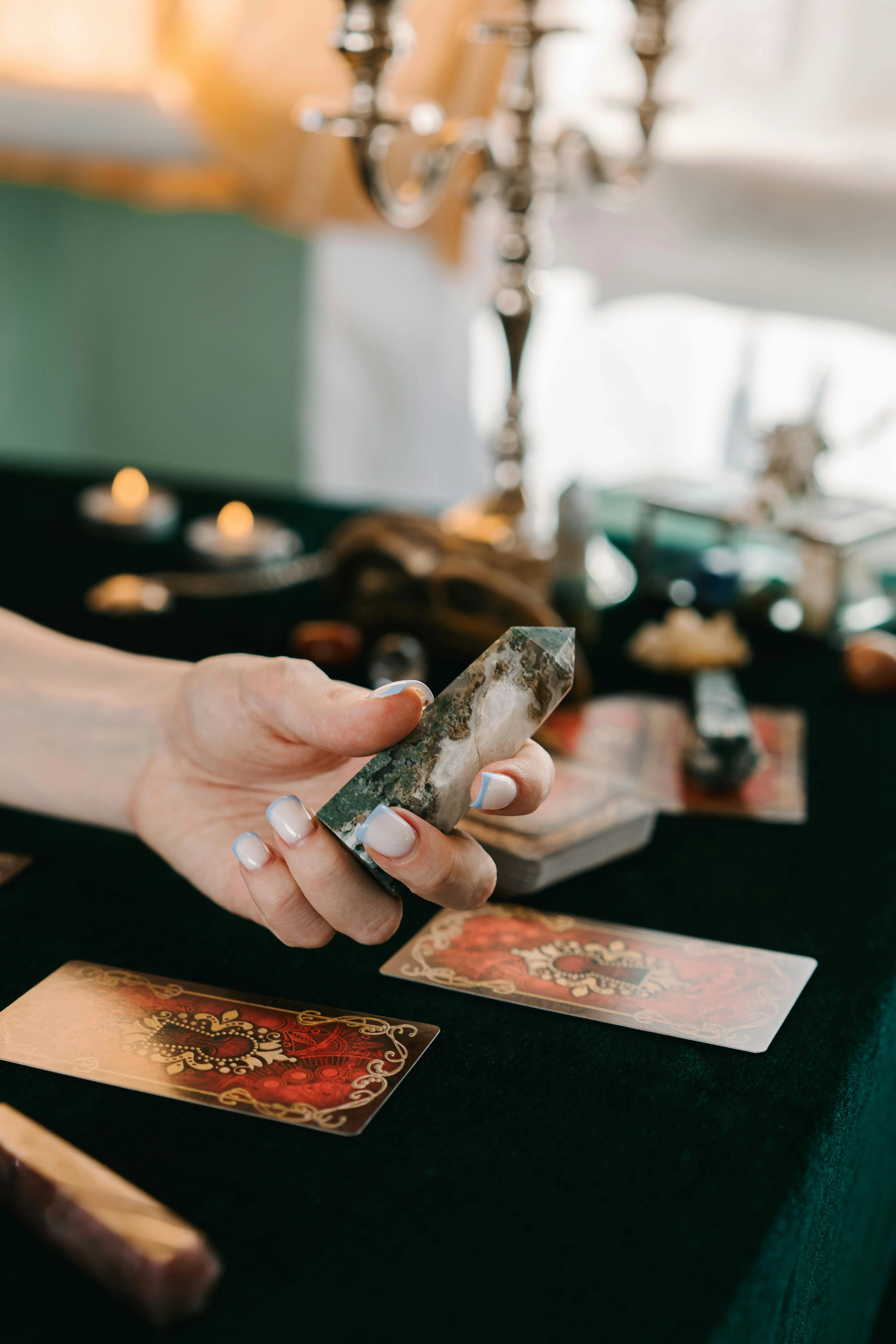 Hermesshealing Tarot Yorumları: Sevdiğin Kişinin Gerçek Niyetini Keşfet